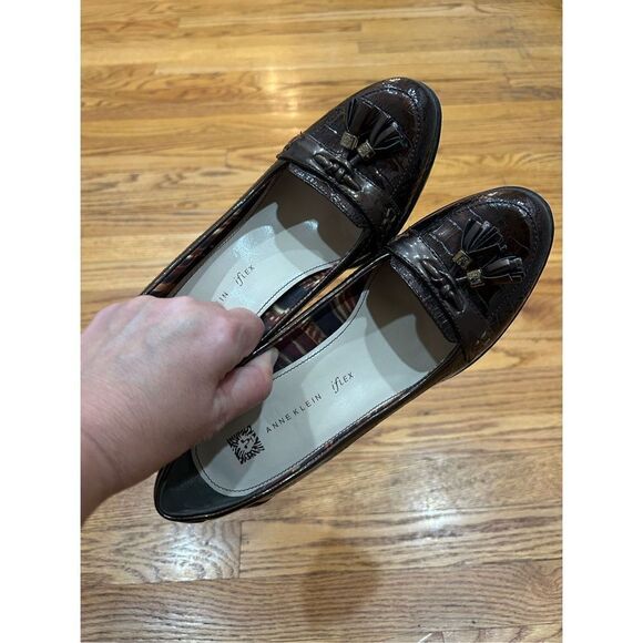 Anne Klein iFLEX Thornton Women’s Tasseled Faux Patent Leather - Picture 7 of 9